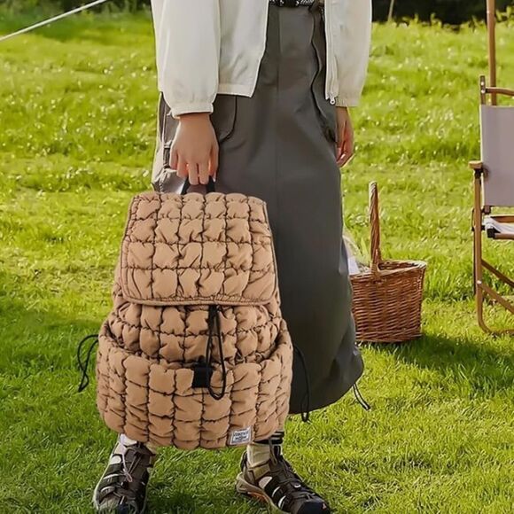 Quilted puffer backpack - Picture 5 of 8